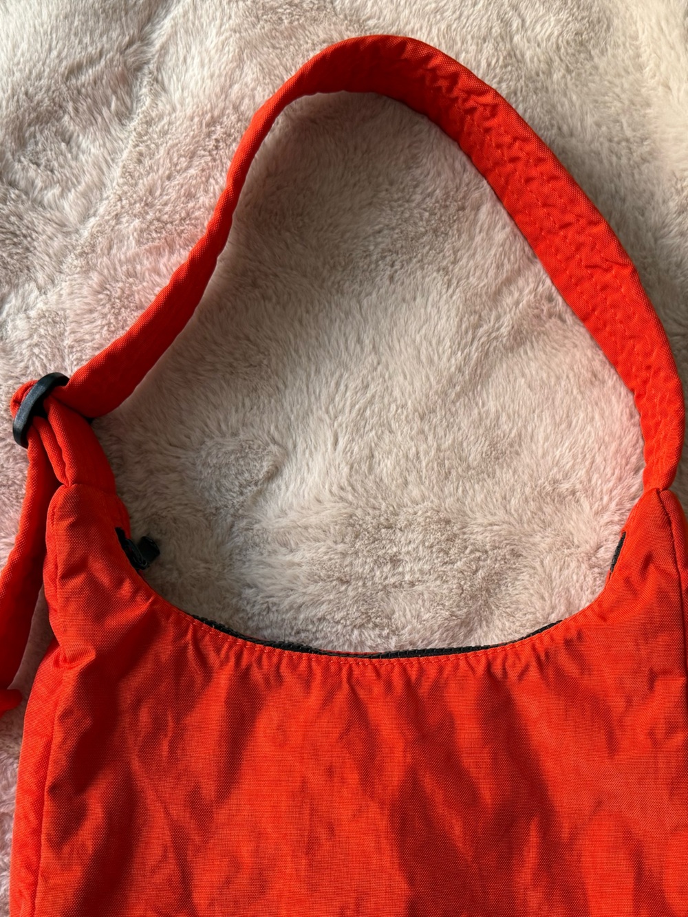 BAGGU Mini Nylon Shoulder Bag Tomato - Picture 7 of 16
